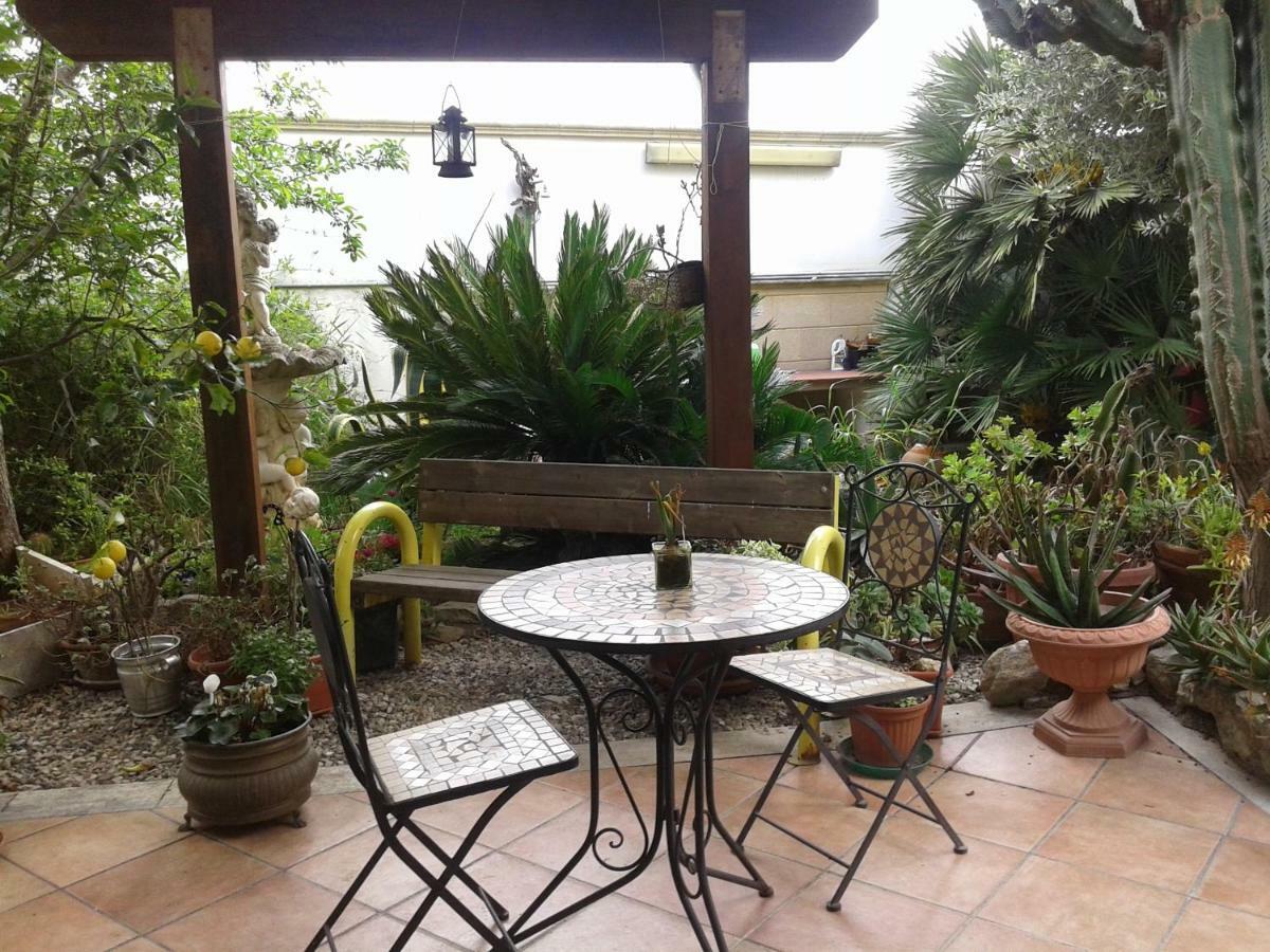 B&B Tra I Mari Del Salento Lecce Extérieur photo